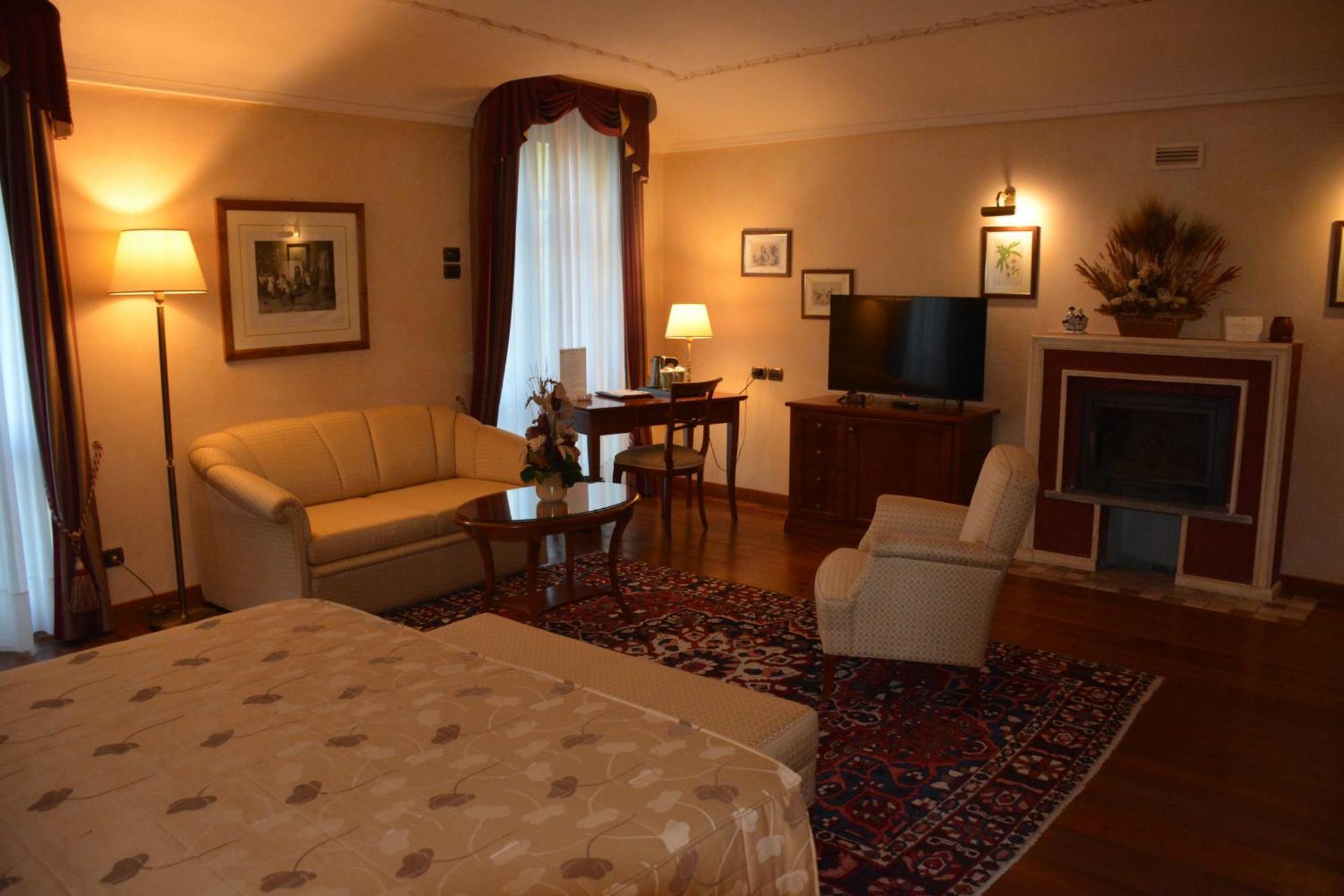 Romantic Hotel Furno سان فرانشيسكو أل كامبو المظهر الخارجي الصورة