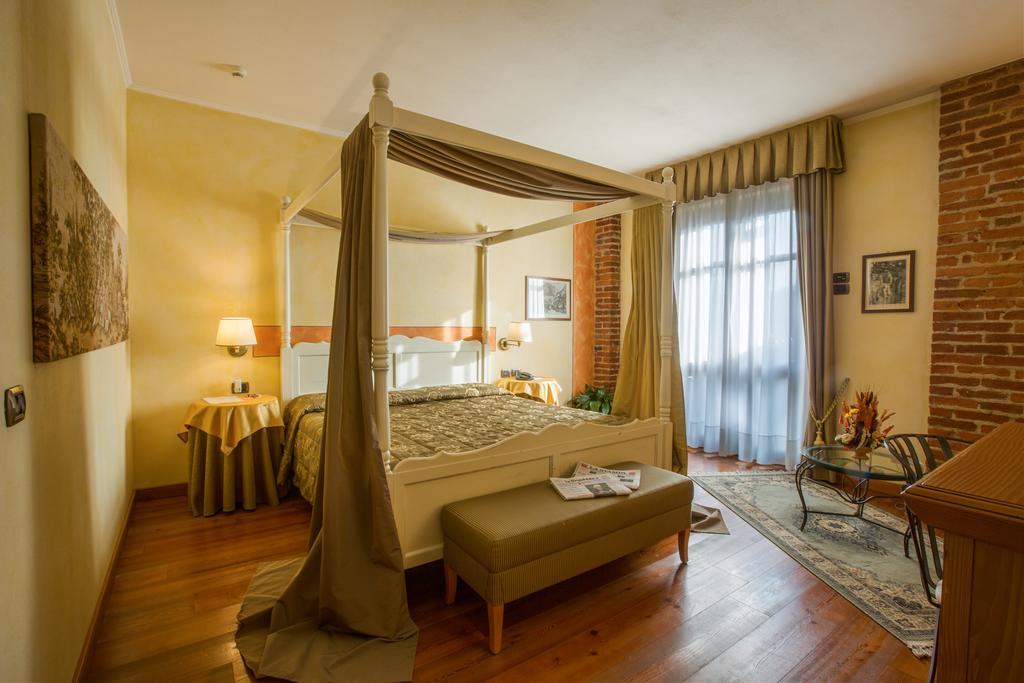 Romantic Hotel Furno سان فرانشيسكو أل كامبو المظهر الخارجي الصورة